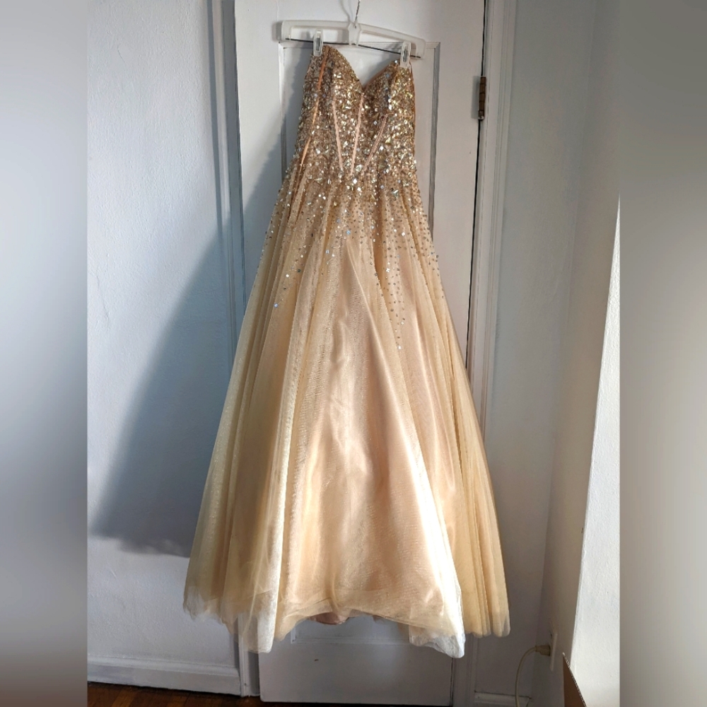 CAMILLE la Vie pale gold prom/formal/event